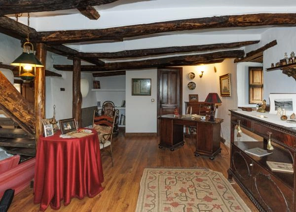  Asturias, Allende office 1