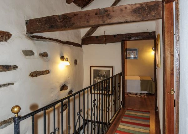  Asturias, Allende escalera 2