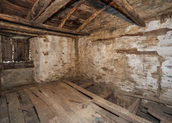  Galicia, Lugo, Samos, ruinous interior