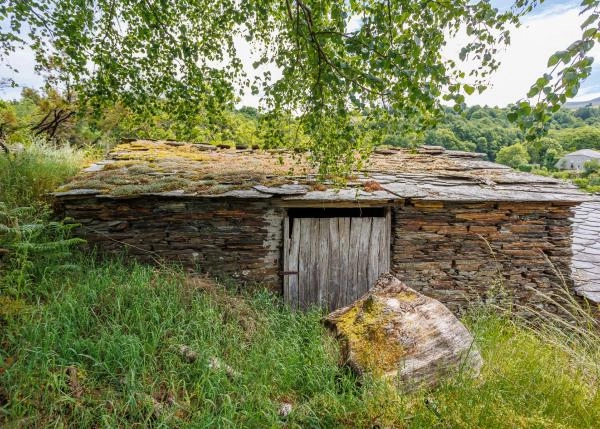  Galicia, Lugo, Samos, barn