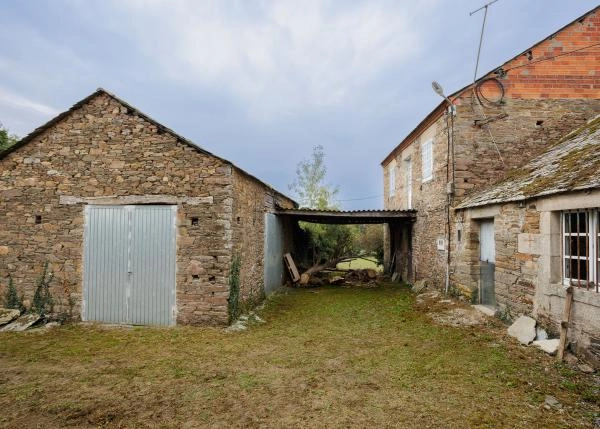 Galicia, Lugo, Cospeito, Momancos, casa y pajar 