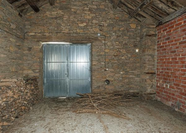 Galicia, Lugo, Cospeito, Momancos, pajar / garaje/ leñera