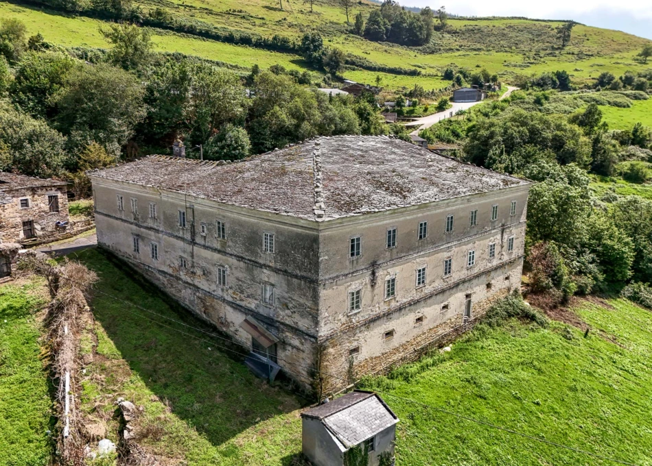 2097-Vegadeo, Asturias arial view 1