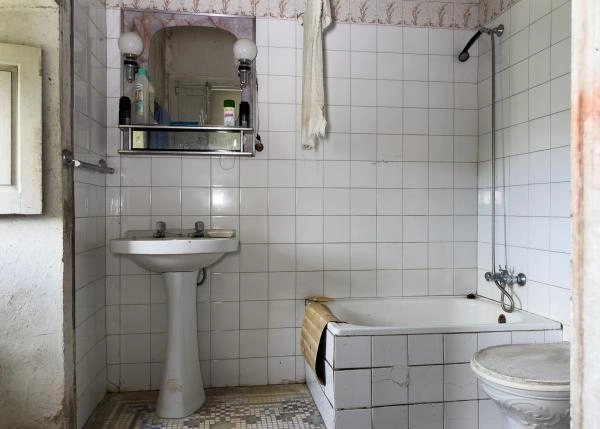  Asturias, Vegadeo, bathroom 3