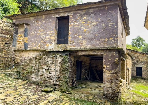 Asturias, Vegadeo, auxiliary house