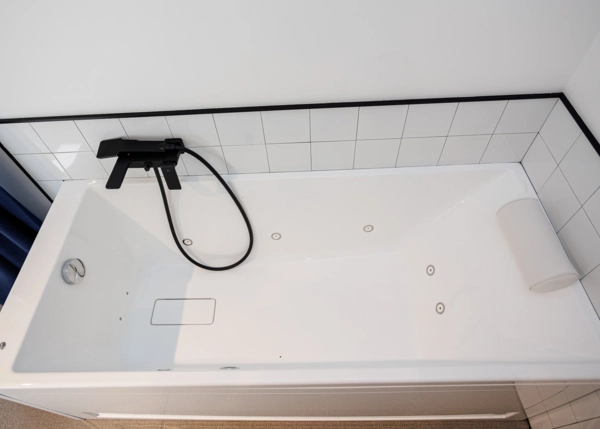 137-2099-69bede8753f69