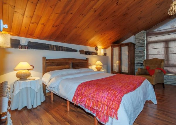 Galicia, Lugo, Cospeito,habitacion blanca