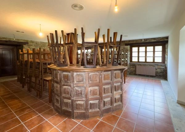 2107-Galicia, Lugo, Pontenova, bar