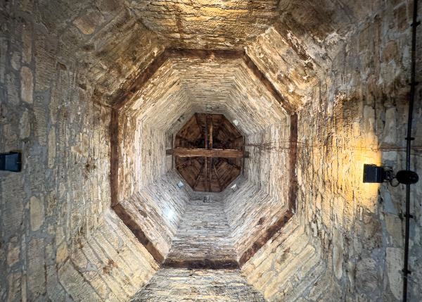 2107-Galicia, Lugo, Pontenova, chimeney 1