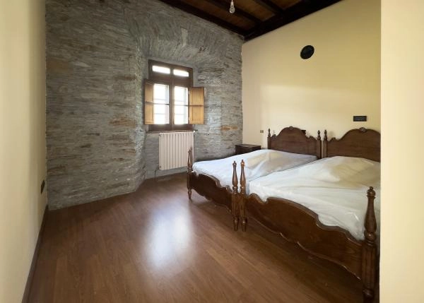 2107-Galicia, Lugo, Pontenova, bedroom 9