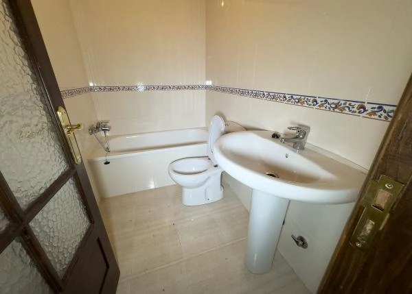 2107-Galicia, Lugo, Pontenova, bathroom 3
