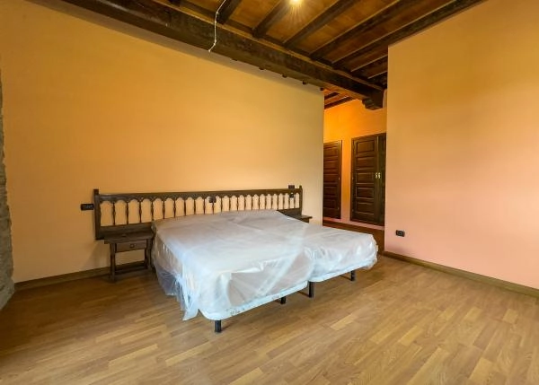 2107-Galicia, Lugo, Pontenova, bedroom 4
