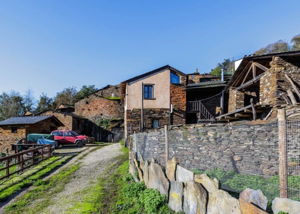 Galicia, Lugo, Paradela dos Montes, casa y parcela