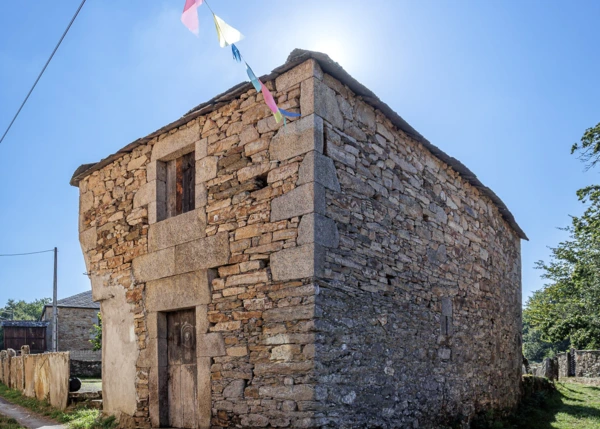 2128 - Galica, Lugo, Outeiro de Rei, street view