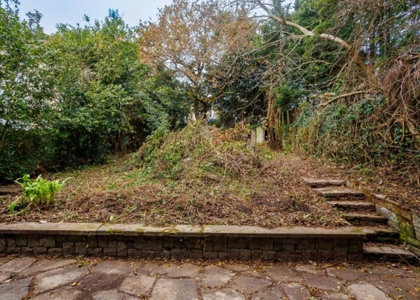 Galicia, La Coruña, Noia, garden                                          