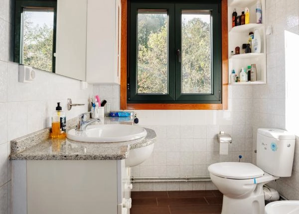 Galicia, La Coruña, Melide, baño 2