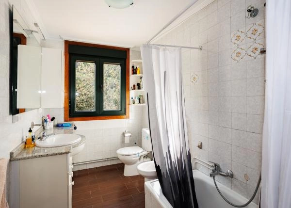 Galicia, La Coruña, Melide, baño interior