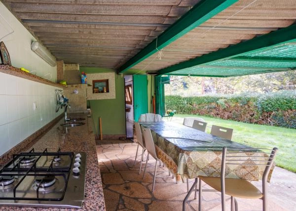 Galicia, La Coruña, Melide, comedor exterior
