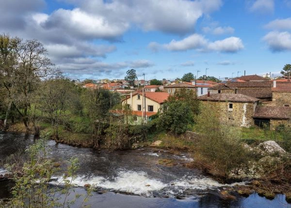 Galicia, La Coruña, Melide, corrientes en río