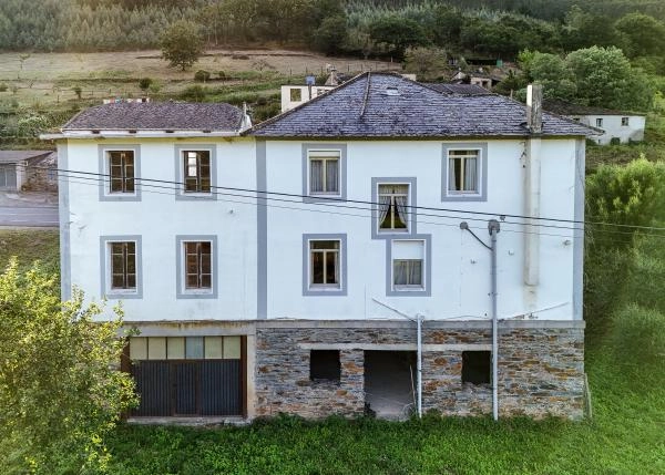 Galicia, Lugo, A Pontenova, back of house