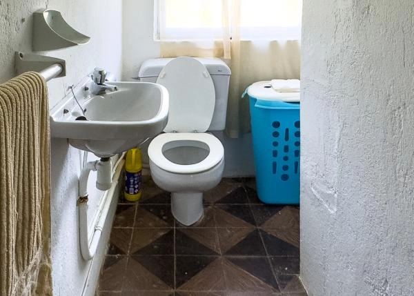 Galicia, Lugo, A Pontenova, bathroom 1