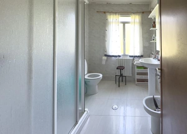 Galicia, Lugo, A Pontenova, Bathroom  2