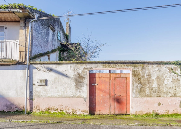 Galicia, La Coruña, Noia, entrada a finca