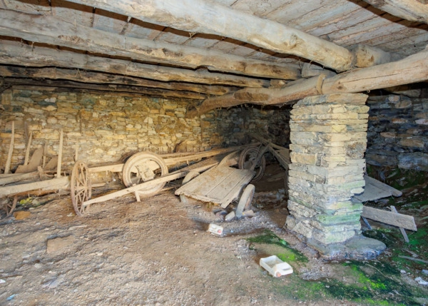 Galicia, Lugo, Becerreá, basement of barn