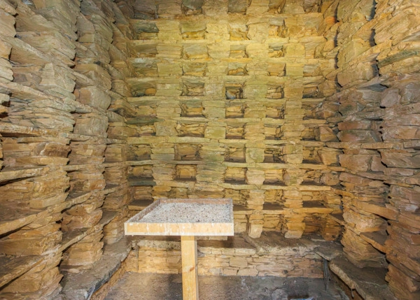 Galicia, Lugo, Becerreá, interior pigeon cote