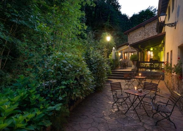 Asturias, Alles, La Tahona exterior view 5