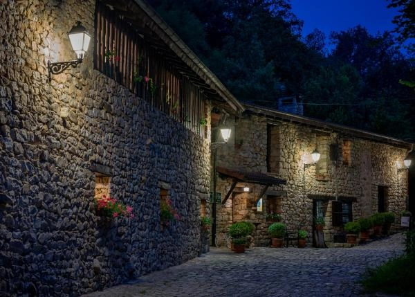 Asturias, Alles, La Tahona exterior view 7