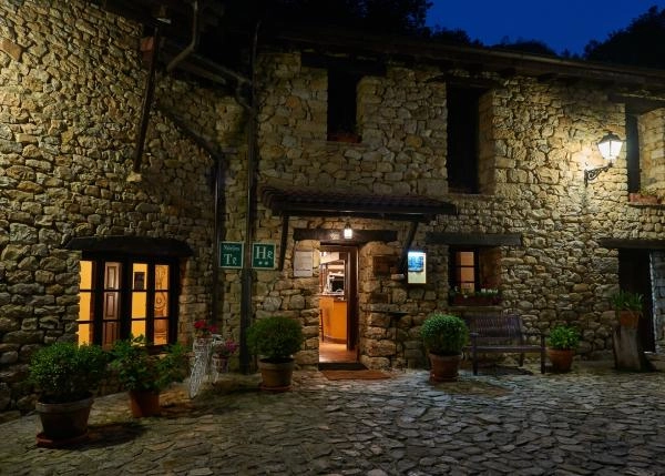 Asturias, Alles, La Tahona exterior view 8