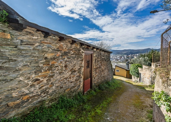 GCH-2189-acceso-puerta-camino