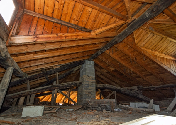GCH-2189-tejado-restaurado-vigas-madera