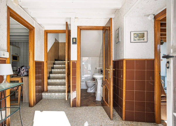 GCH-hall-kitchen-toilet-livingroom-bright