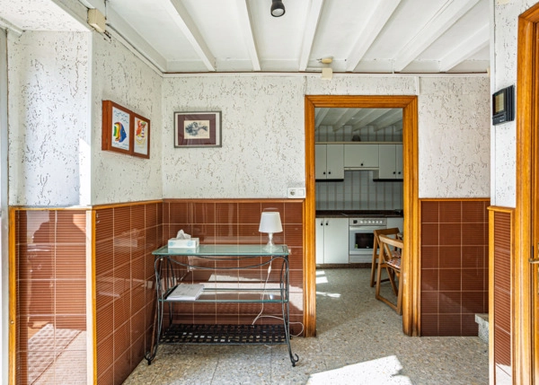 GCH-hall-kitchen-bright