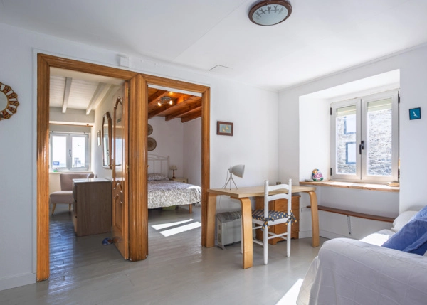 GCH-bright-room-house-beach