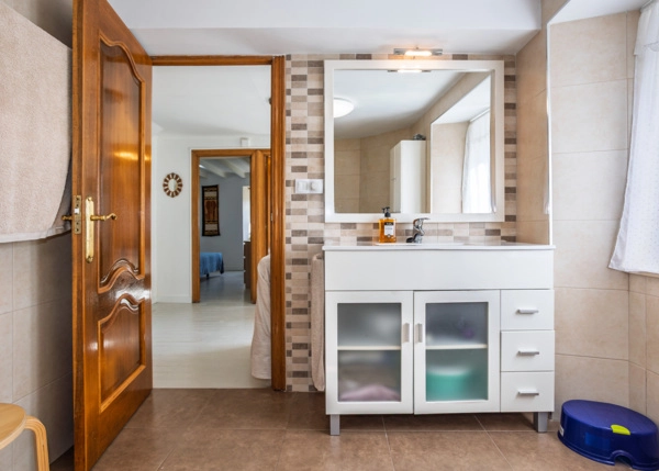 GCH-renovated-bathroom-light-coast