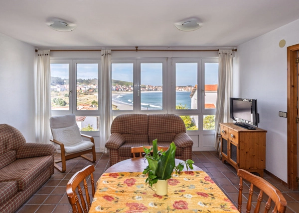 GCH-2214-living-room-sea-beach-views
