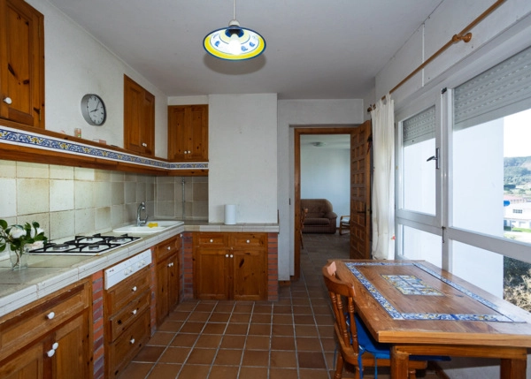 GCH-2214-equipped-kitchen-wood