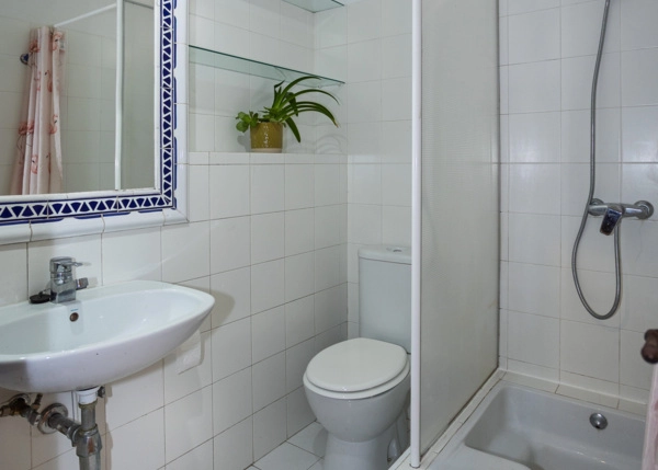 GCH-2214-full-bathroom