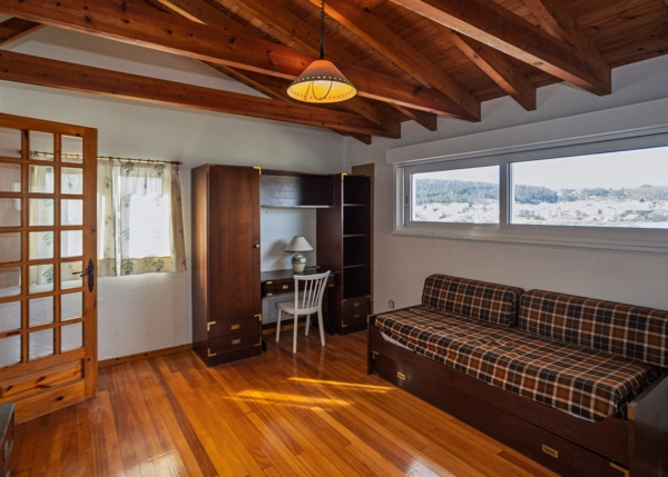 GCH-2214-bright-living-room