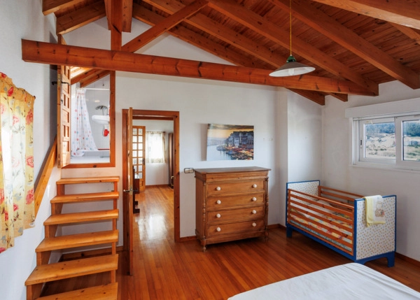 GCH-2214-bedroom-wood-light