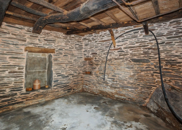 27-2317-68486e8f6a579