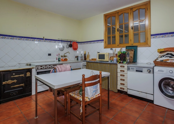 111-2334-684eac4e7b79a