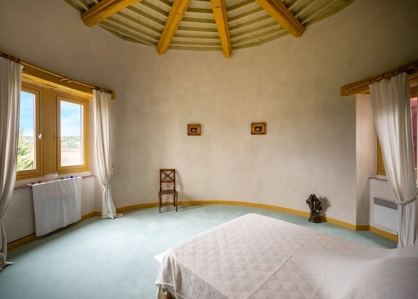 MA-692589-int-0106-HD-683c6672504f8