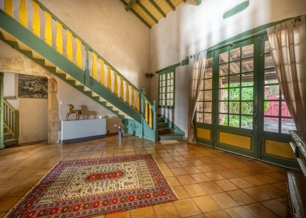 MA-692589-int-0121-HD-683c6674042db