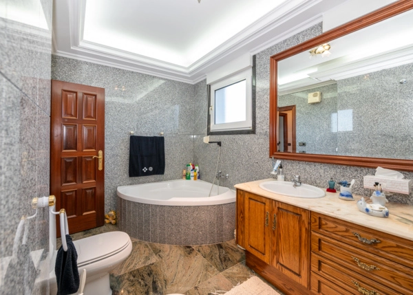 DSC-6619-692cd73ba0864