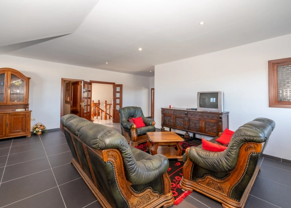 DSC-6653-692cd75180d08