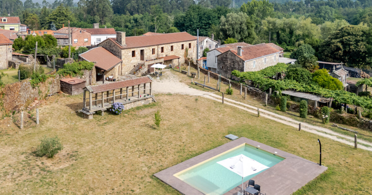 Hostel in Padrón: business opportunity on the Camino de Santiago